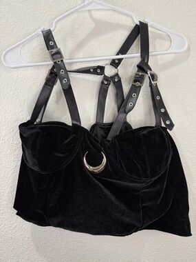 3X Restyle Black Velvet Harness Crop Top with Crescent Accent